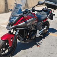 Honda nc 750 x cambio manuale