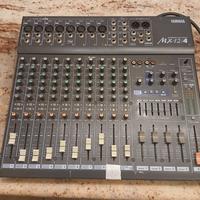 Mixer Yamaha MX 12/4