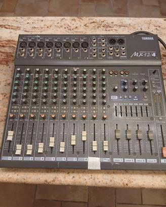 Mixer Yamaha MX 12/4