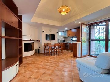 Pozzuoli zona Gerolomini, bilocale arredato