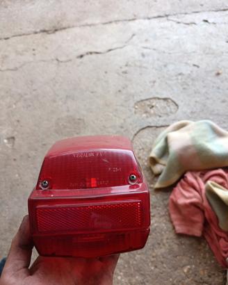 fanale posteriore vespa 125 primavera et3