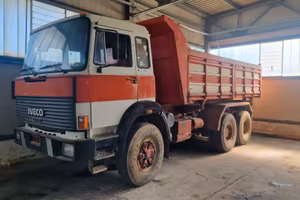 Iveco 330.35