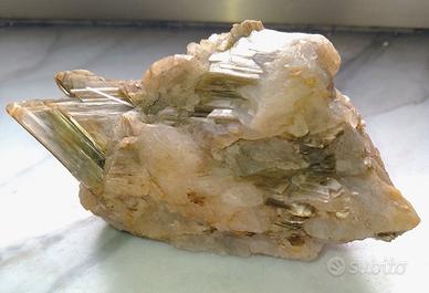 Minerali: muscovite e quarzo