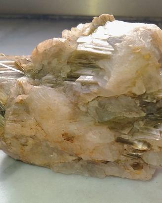 Minerali: muscovite e quarzo