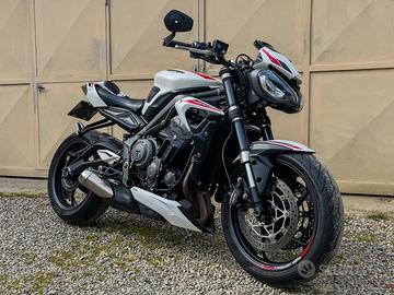Triumph Street Triple S 660 A2