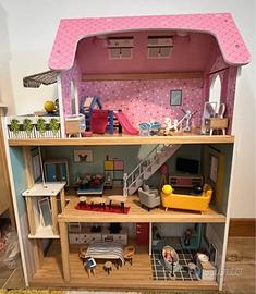 Casa  bambole in legno con accessori e personaggi