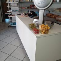 Bancone legno x attività commerciali € 300