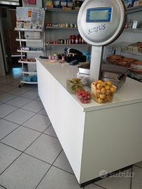 Bancone legno x attività commerciali € 300