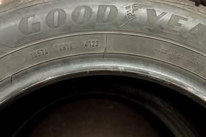 Solo due Gomme 235/55 R17 103V