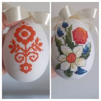 Uovo di Pasqua decorativo ricamato a mano punto cr