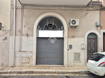 MULTILOCALE A POLIGNANO A MARE