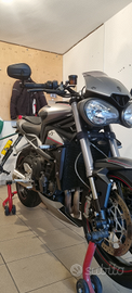Magnifica Street Triple 765 RS