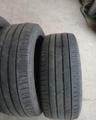 Gomme auto