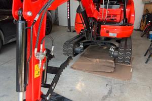 Escavatore 18 ql motore kubota