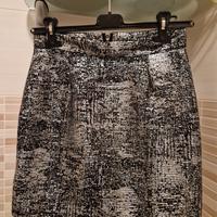 Minigonna con apertura cerniera 