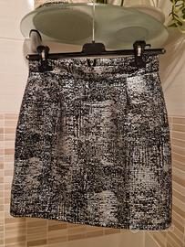 Minigonna con apertura cerniera 