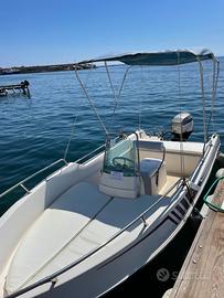 Barca in vetroresina