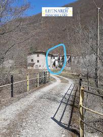 Rustico / Casale di 98 m² con più di 5 locali a Ca