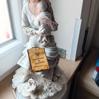 la maternità  in porcellana capodimote 