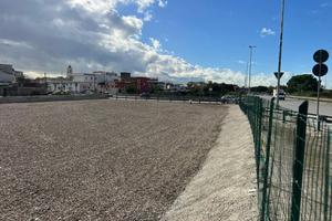 terreno fronte strada