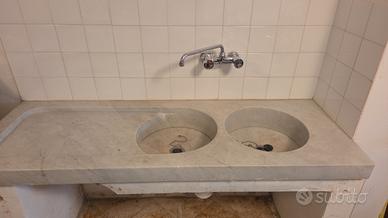 lavandino di marmo di Carrara 