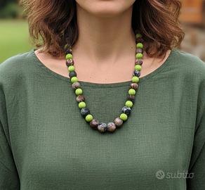 Collana artigianale bicolore con perle in seta 