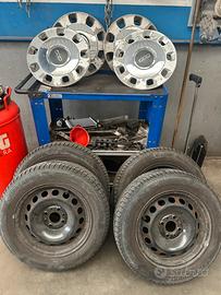 Gomme e cerchi in ferro
