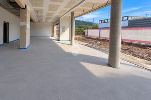 NEGOZIO A MOZZO