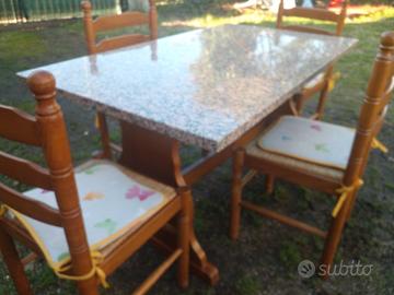 tavolo a marmo con 4 sedie
