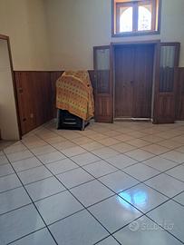 Bilocale piano terra mq 75