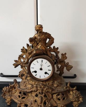 Antico orologio da tavolo