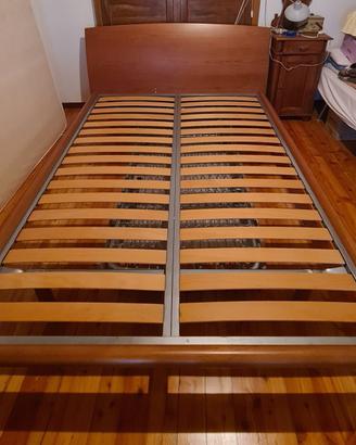 Letto matrimoniale moderno
