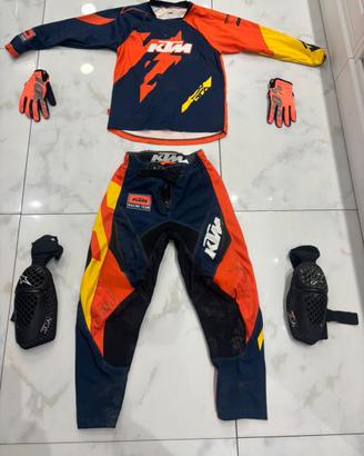 Abbigliamento motocross ktm