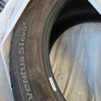 gomme Tesla model Y  255/45 r19 104Y
