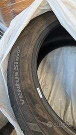 gomme Tesla model Y  255/45 r19 104Y