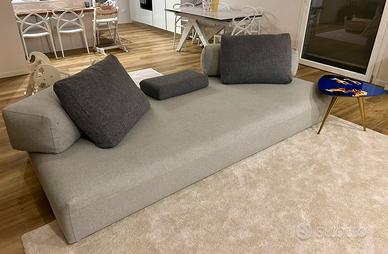 Divano artigianale (stile Desiree Monopoli)