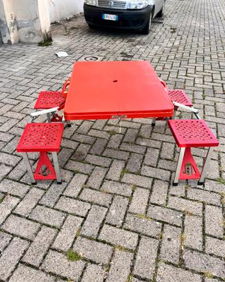 Tavolo campeggio con 4 sedute integrate