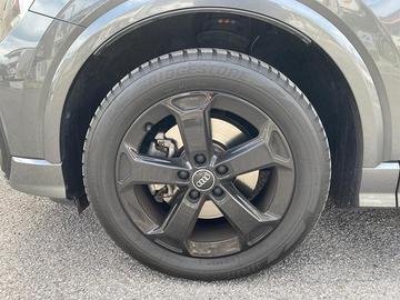 Cerchi neri audi Q2