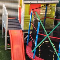 CASETTA CON SCIVOLO  GIARDINO