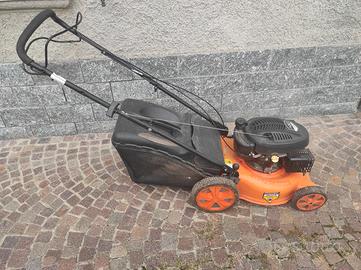 Tagliaerba AXO a scoppio funzionante 