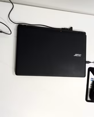 Acer Aspire ES15 con Ubuntu 24.10