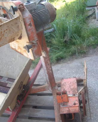 Mulino elettrico volt 220 monofase con sgranatore