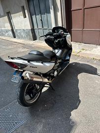t max