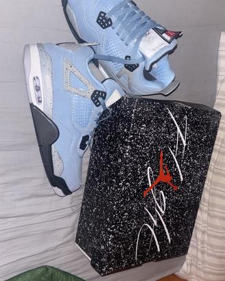 Jordan 4 University azzurre