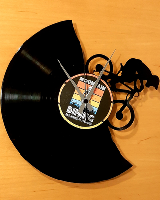 Orologio in vinile 100% riciclato