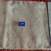 Tende in stile Filet ricamate a mano in lino