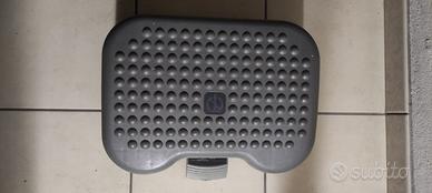 poggiapiedi grigio da ufficio