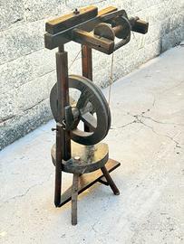 Antico arcolaio in legno massello del 1800