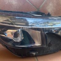 Faro Peugeot 3008 GT 2.000, anno  settembre 2017