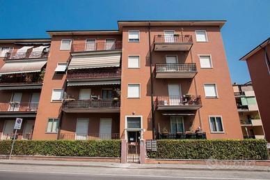 Appartamento di 106 m² con 4 locali e box auto a V